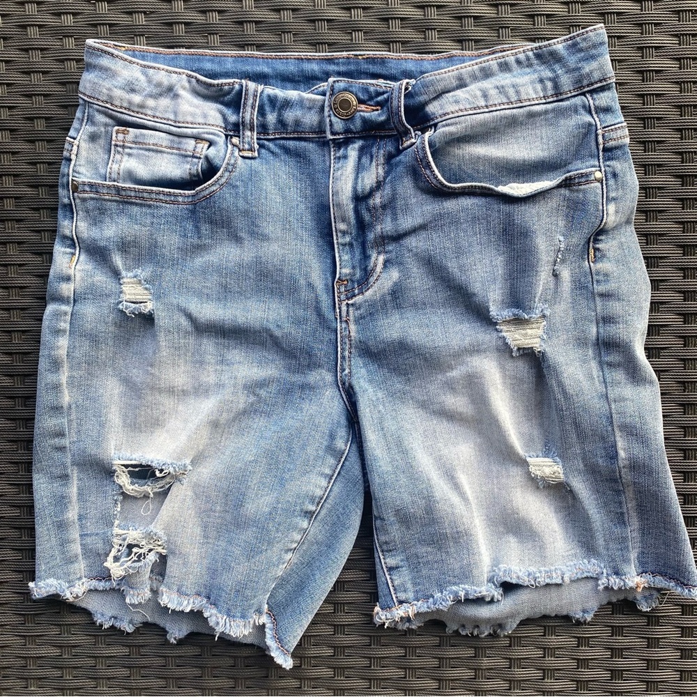 Grace & Lace Women's Distressed Denim Women Shorts size 4